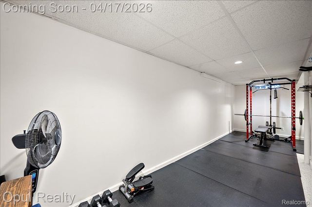 22797 Shadowglen Drive, Farmington Hills, MI 48335