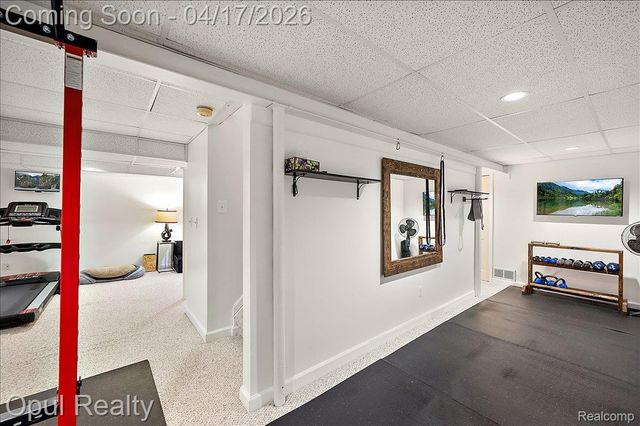 22797 Shadowglen Drive, Farmington Hills, MI 48335