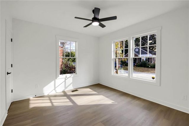 1129 Larosa SW Terrace, Atlanta, GA 30310