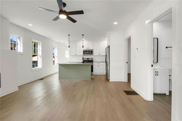 1129 Larosa SW Terrace, Atlanta, GA 30310