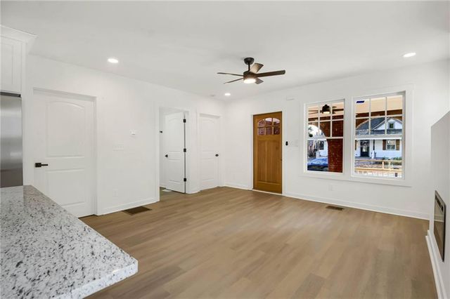 1129 Larosa SW Terrace, Atlanta, GA 30310