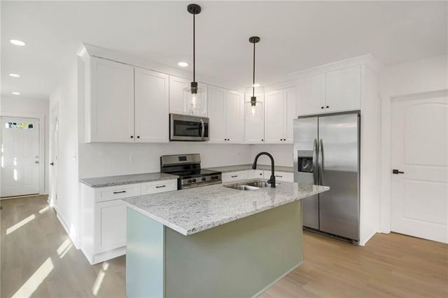 1129 Larosa SW Terrace, Atlanta, GA 30310