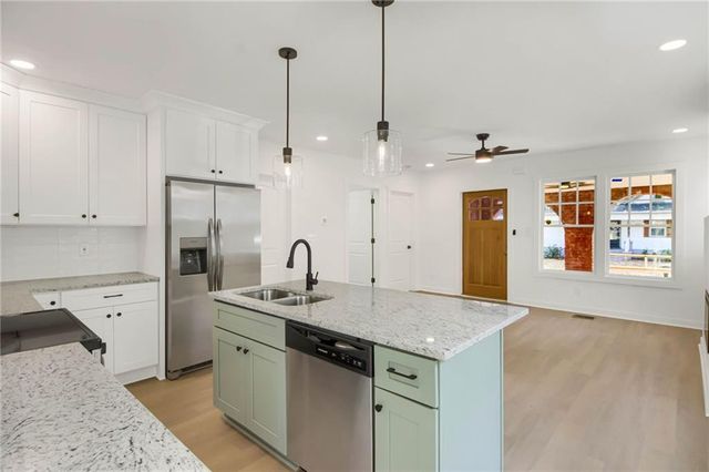 1129 Larosa SW Terrace, Atlanta, GA 30310