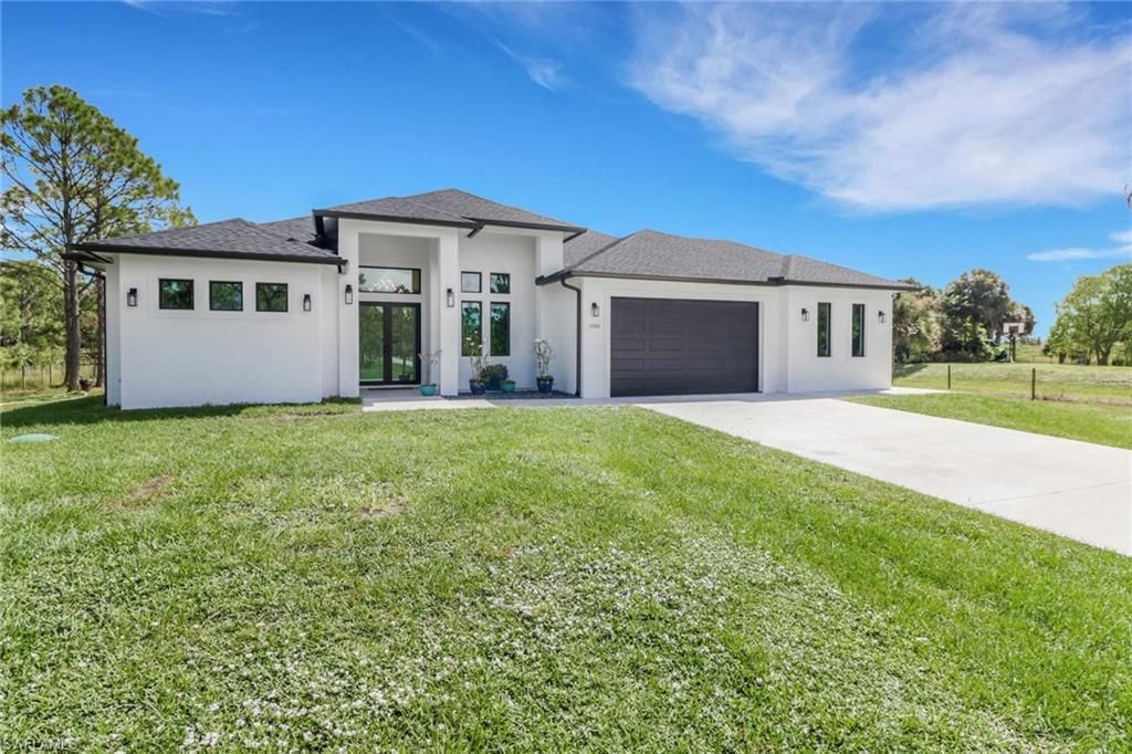 3748 Everglades Blvd NE, Naples, FL 34120