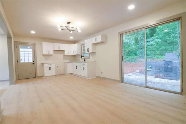 4396 Greenleaf Circle, Atlanta, GA 30331