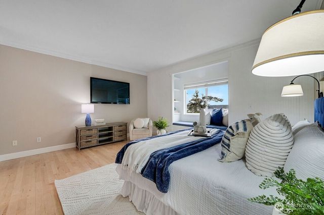 654 9th Court, Fox Island, WA 98333