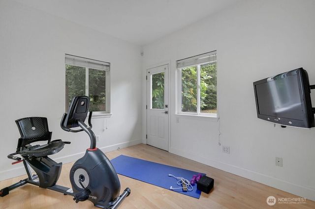654 9th Court, Fox Island, WA 98333