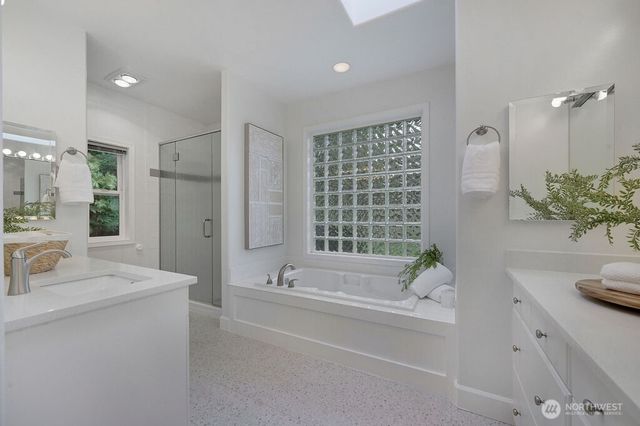 654 9th Court, Fox Island, WA 98333