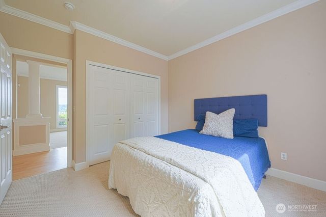 654 9th Court, Fox Island, WA 98333