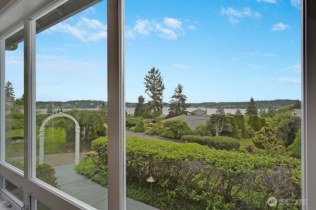654 9th Court, Fox Island, WA 98333