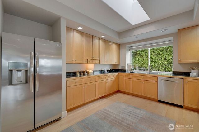 654 9th Court, Fox Island, WA 98333