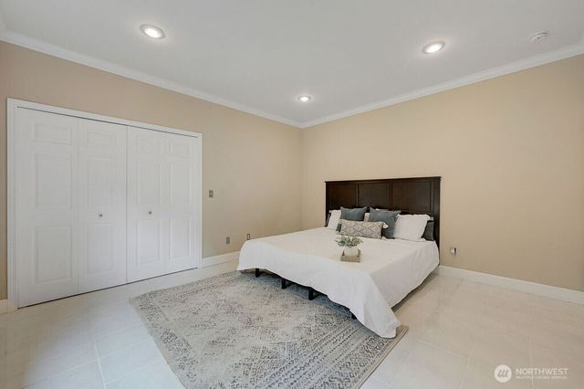654 9th Court, Fox Island, WA 98333