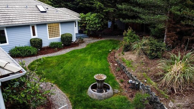654 9th Court, Fox Island, WA 98333