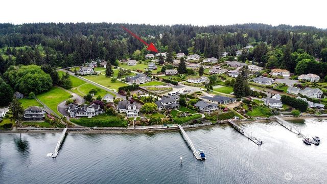 654 9th Court, Fox Island, WA 98333