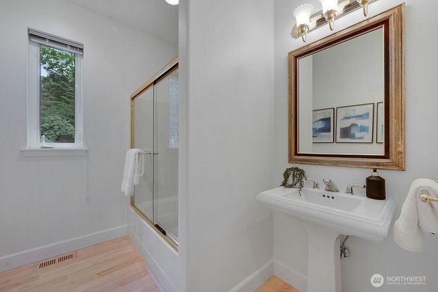 654 9th Court, Fox Island, WA 98333