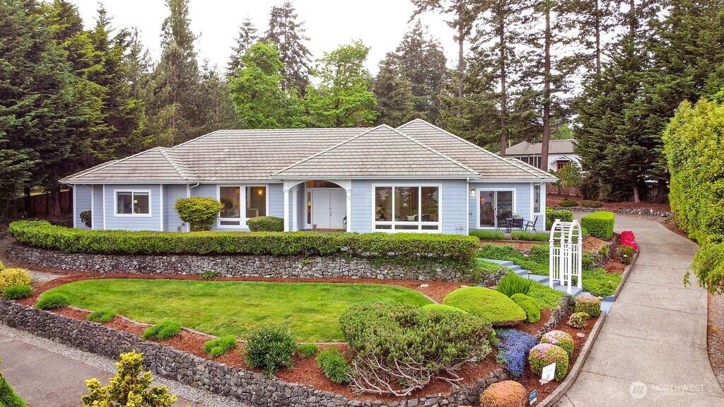 654 9th Court, Fox Island, WA 98333