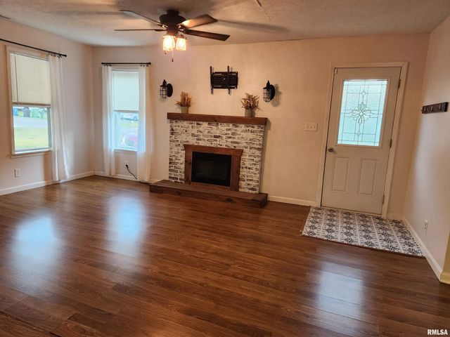 820 AIRPORT Road, Mt Vernon, IL 62864