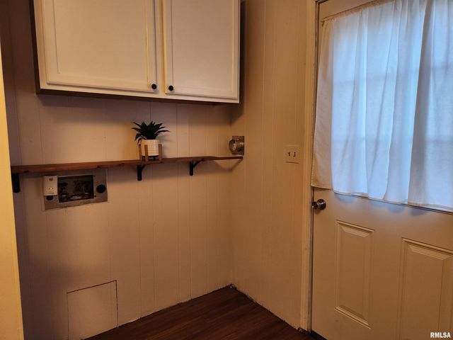 820 AIRPORT Road, Mt Vernon, IL 62864