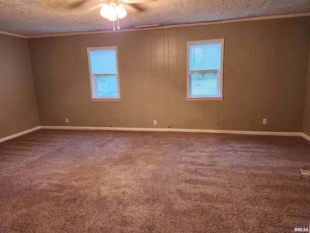 820 AIRPORT Road, Mt Vernon, IL 62864