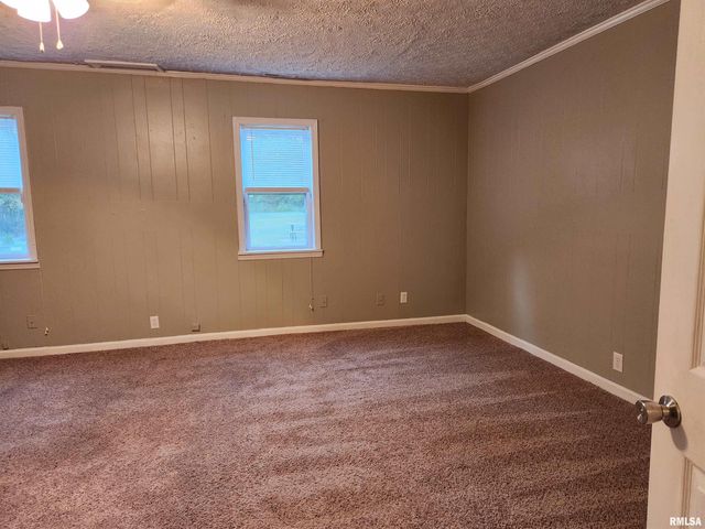 820 AIRPORT Road, Mt Vernon, IL 62864