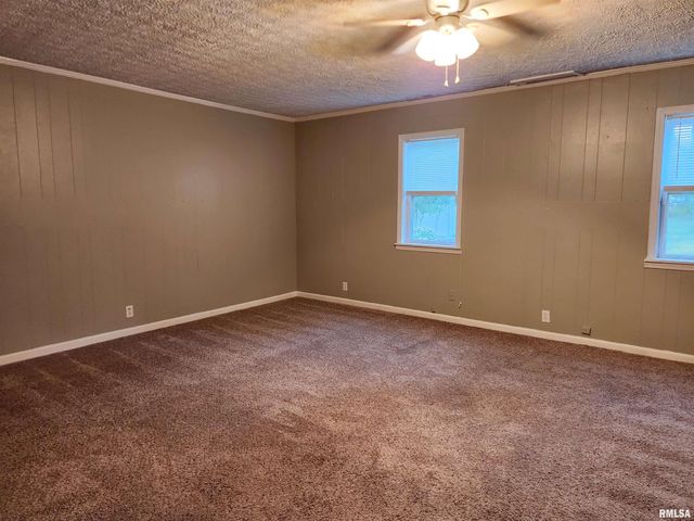 820 AIRPORT Road, Mt Vernon, IL 62864