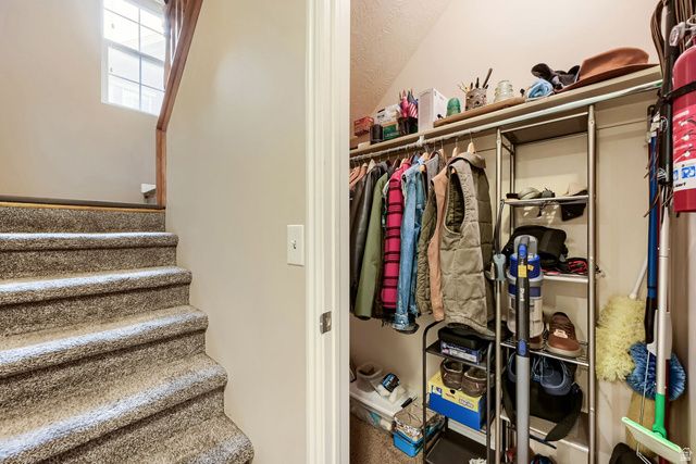 5058 W LONDON BAY DR, Riverton, UT 84096