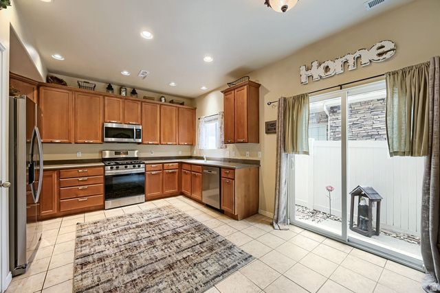 5058 W LONDON BAY DR, Riverton, UT 84096