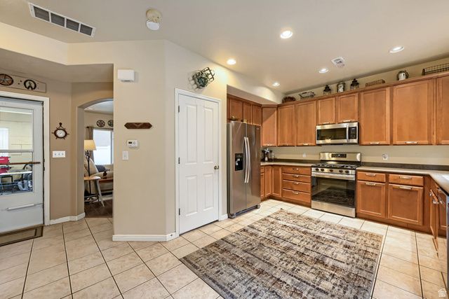 5058 W LONDON BAY DR, Riverton, UT 84096