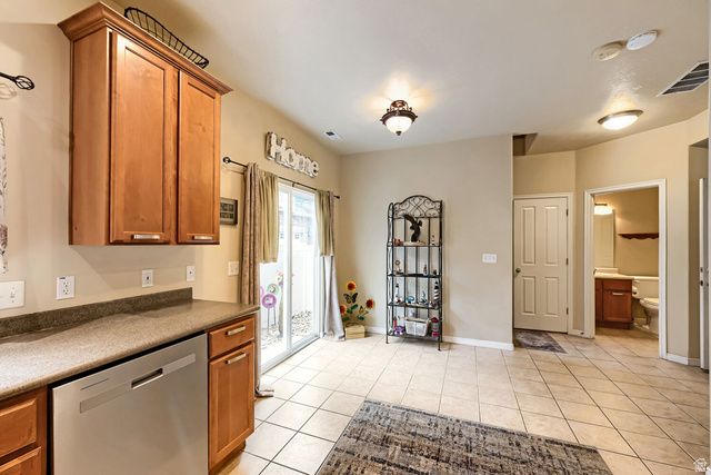 5058 W LONDON BAY DR, Riverton, UT 84096