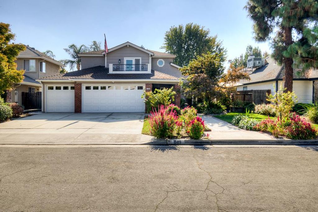1149 E Salem Avenue, Fresno, CA 93720