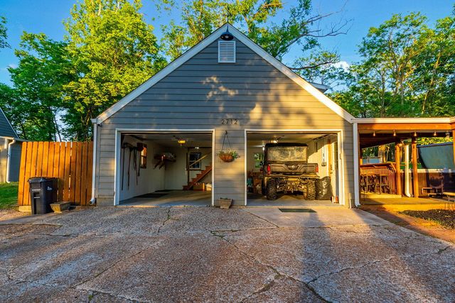 2712 N OAKLAND GRAVEL RD, Columbia, MO 65202
