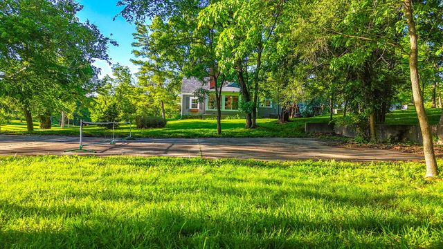 2712 N OAKLAND GRAVEL RD, Columbia, MO 65202