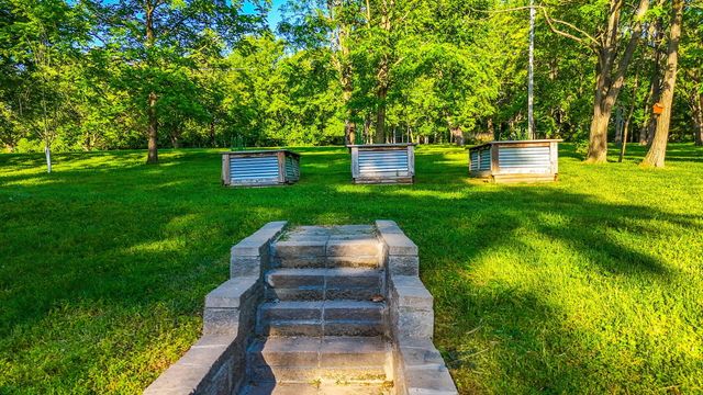 2712 N OAKLAND GRAVEL RD, Columbia, MO 65202