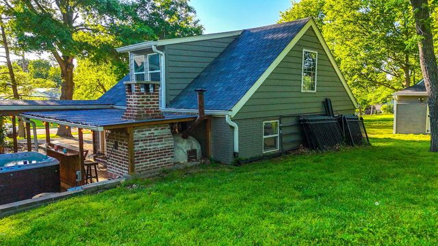 2712 N OAKLAND GRAVEL RD, Columbia, MO 65202