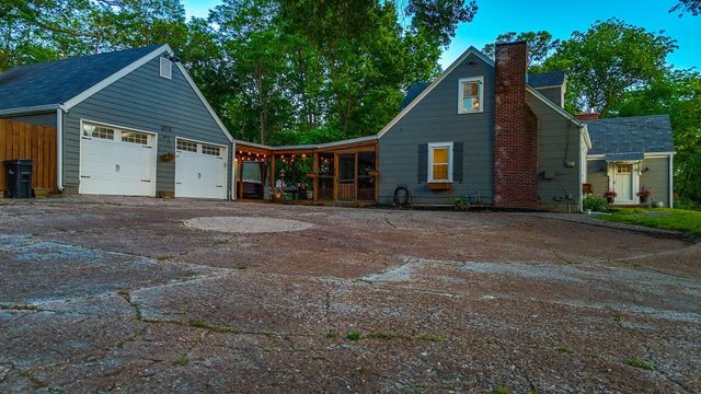2712 N OAKLAND GRAVEL RD, Columbia, MO 65202
