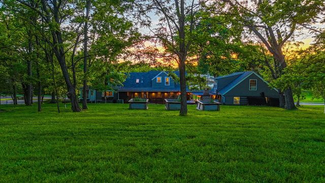 2712 N OAKLAND GRAVEL RD, Columbia, MO 65202
