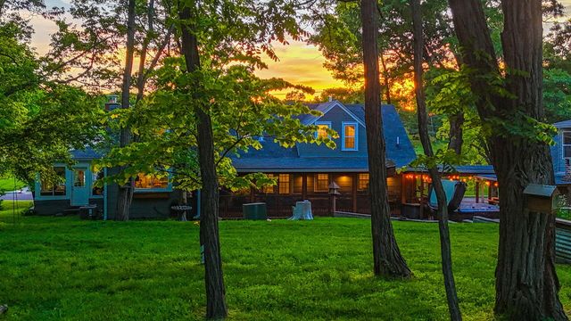 2712 N OAKLAND GRAVEL RD, Columbia, MO 65202