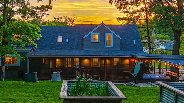 2712 N OAKLAND GRAVEL RD, Columbia, MO 65202