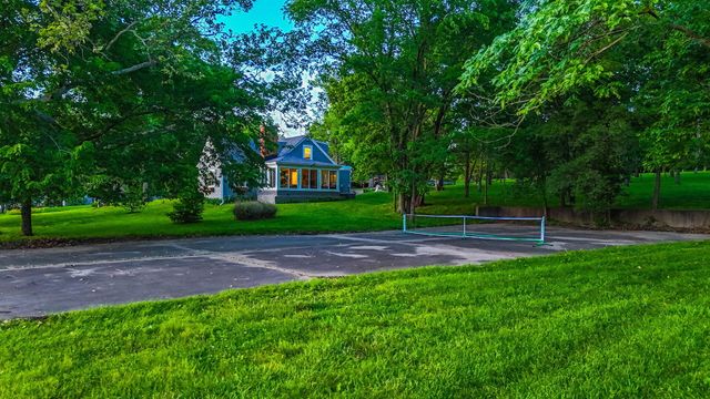 2712 N OAKLAND GRAVEL RD, Columbia, MO 65202