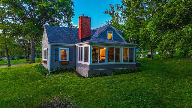 2712 N OAKLAND GRAVEL RD, Columbia, MO 65202