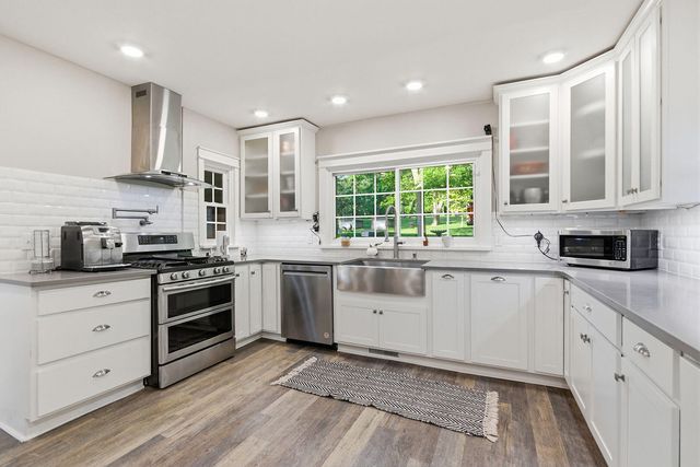 2712 N OAKLAND GRAVEL RD, Columbia, MO 65202
