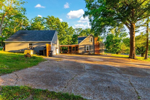 2712 N OAKLAND GRAVEL RD, Columbia, MO 65202