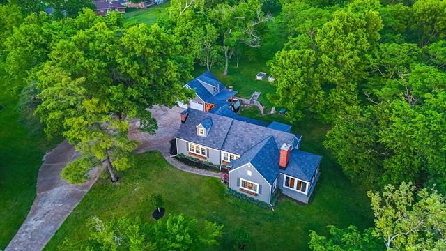 2712 N OAKLAND GRAVEL RD, Columbia, MO 65202