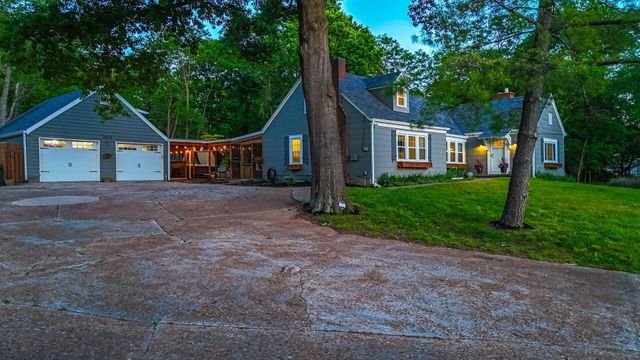 2712 N OAKLAND GRAVEL RD, Columbia, MO 65202