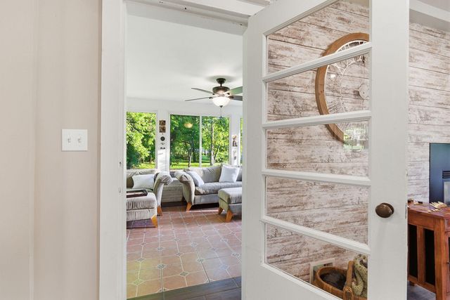 2712 N OAKLAND GRAVEL RD, Columbia, MO 65202
