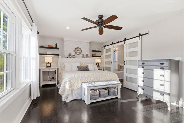 2712 N OAKLAND GRAVEL RD, Columbia, MO 65202
