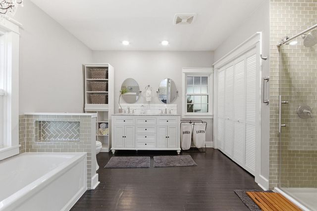 2712 N OAKLAND GRAVEL RD, Columbia, MO 65202