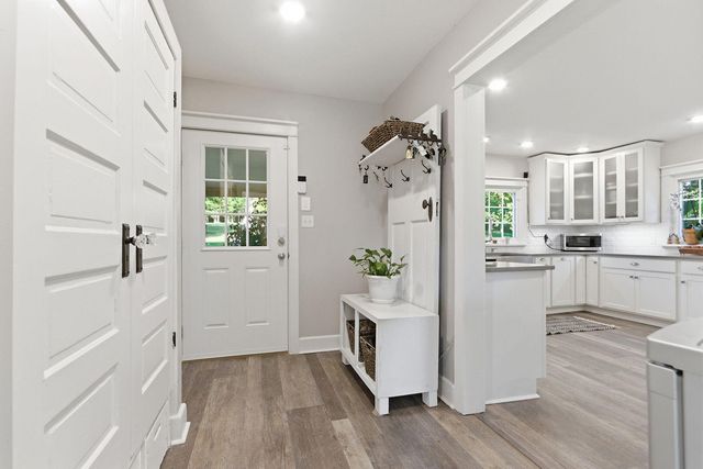 2712 N OAKLAND GRAVEL RD, Columbia, MO 65202