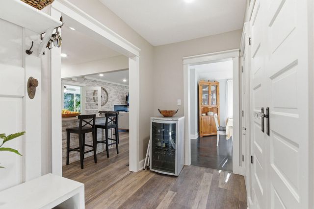 2712 N OAKLAND GRAVEL RD, Columbia, MO 65202