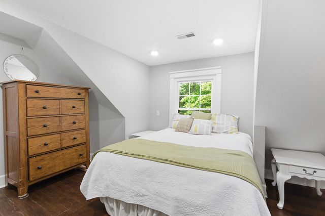 2712 N OAKLAND GRAVEL RD, Columbia, MO 65202